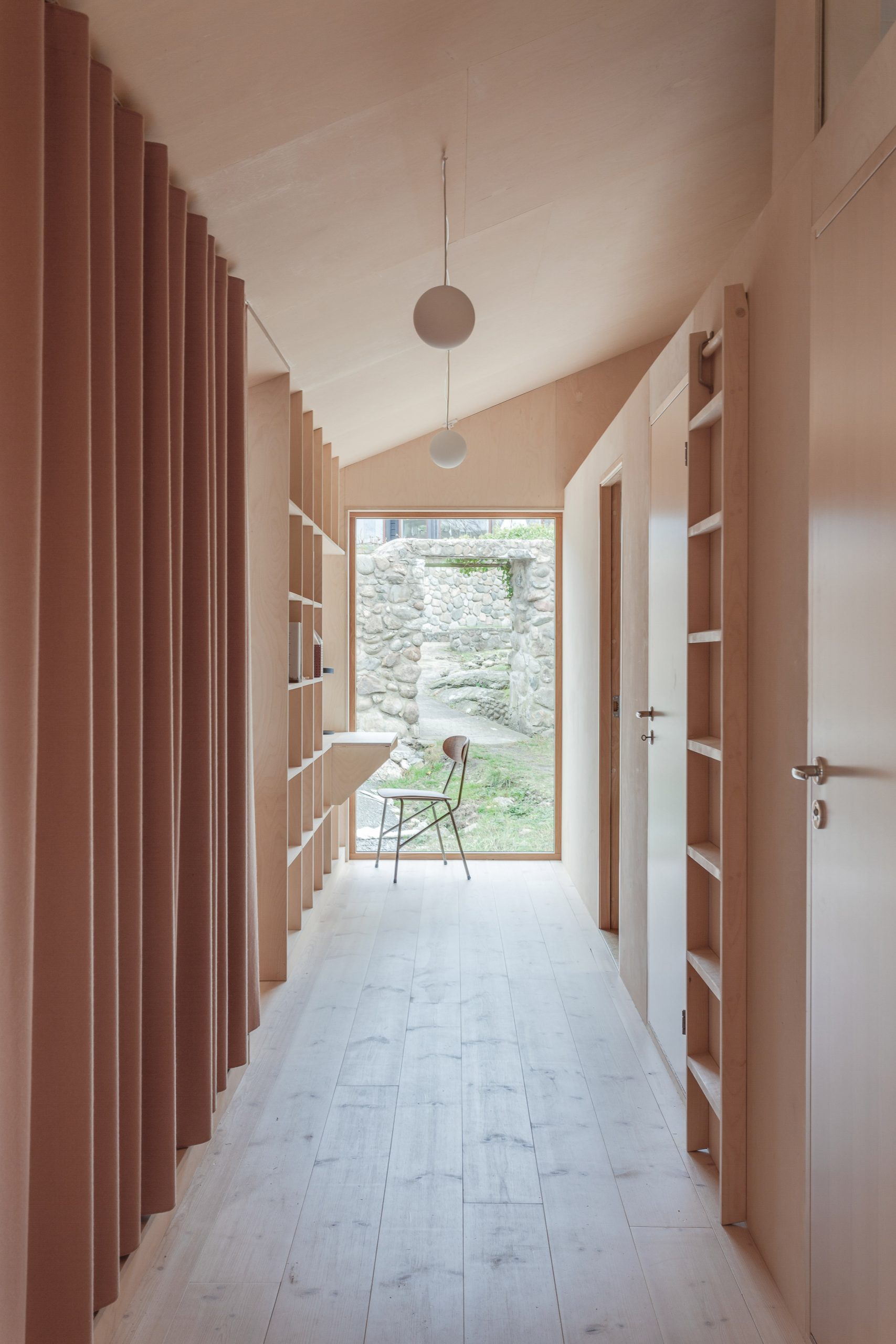 Villa Vassdal by Studio Holmber