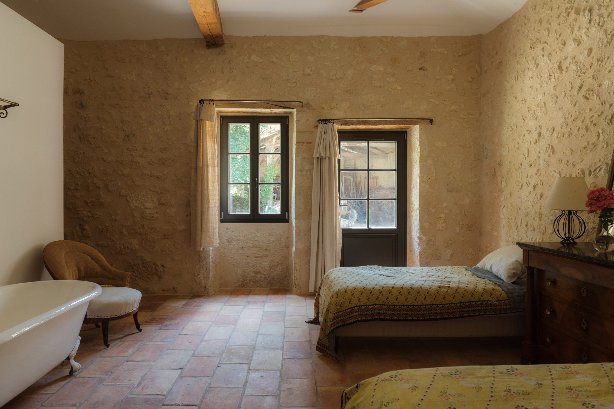 Rustic interior of Amassa