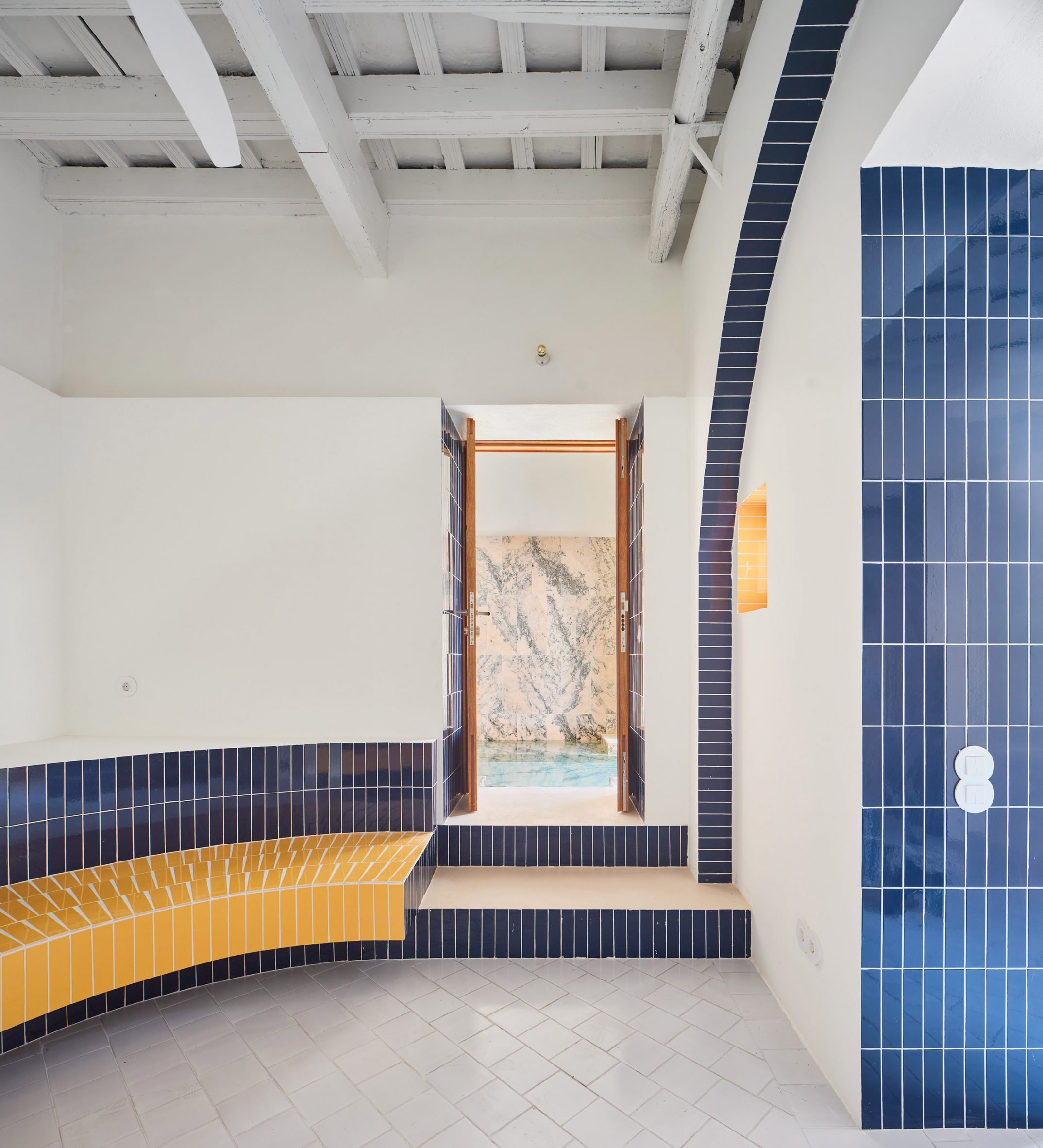 Casa Puerto by Lucas y Hernández-Gil