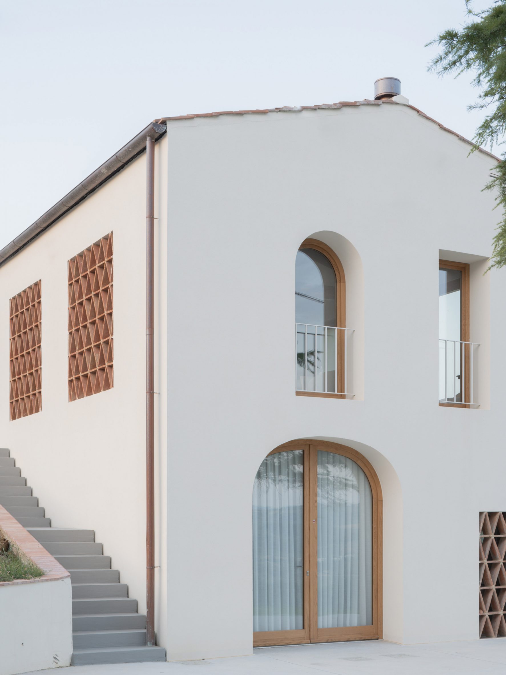 Facade of Fienile N by Fōntego Architettura