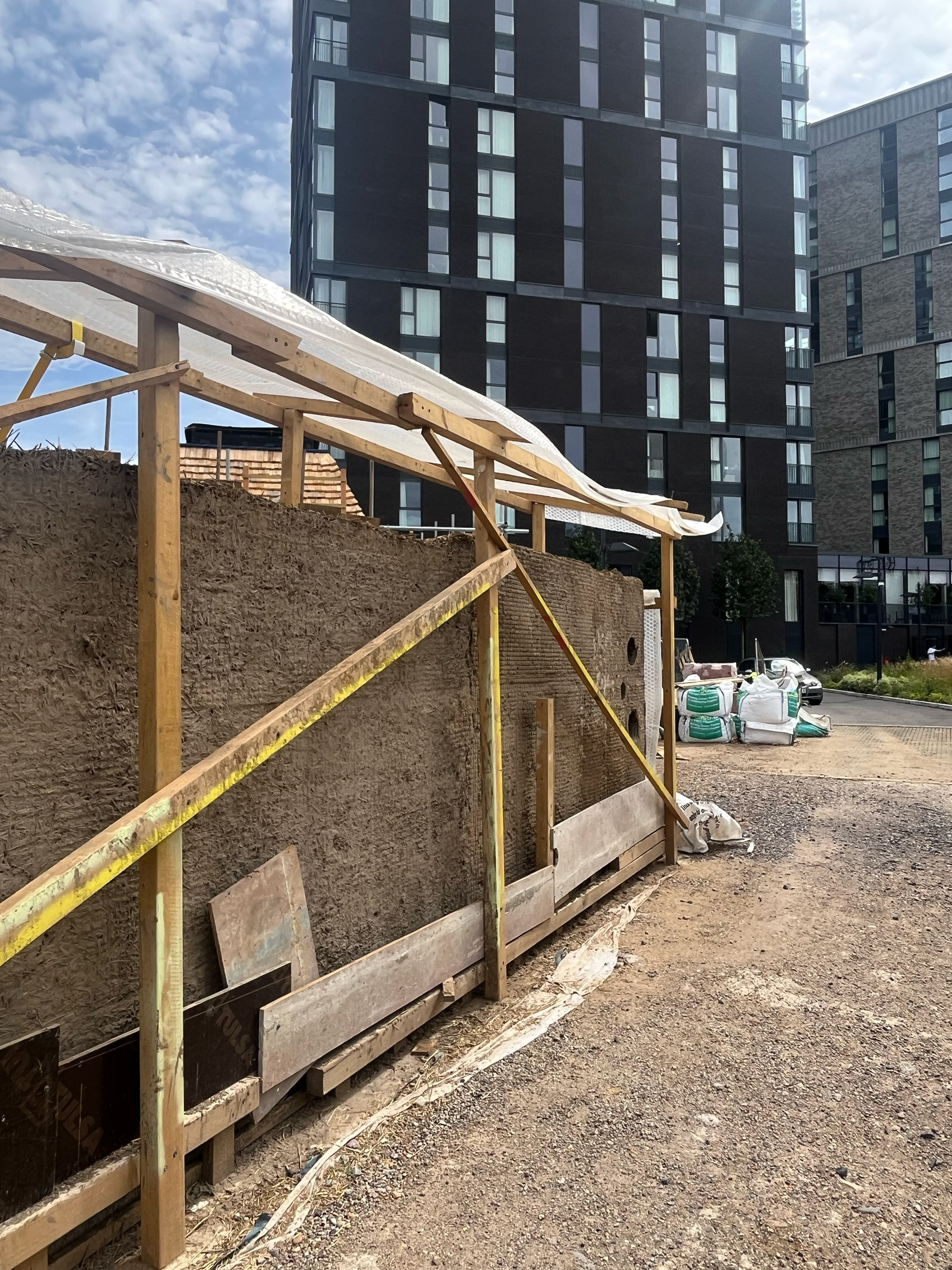 Global Generation's cob classroom in King's Cross