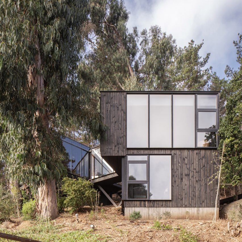 Black-clad house in Chile