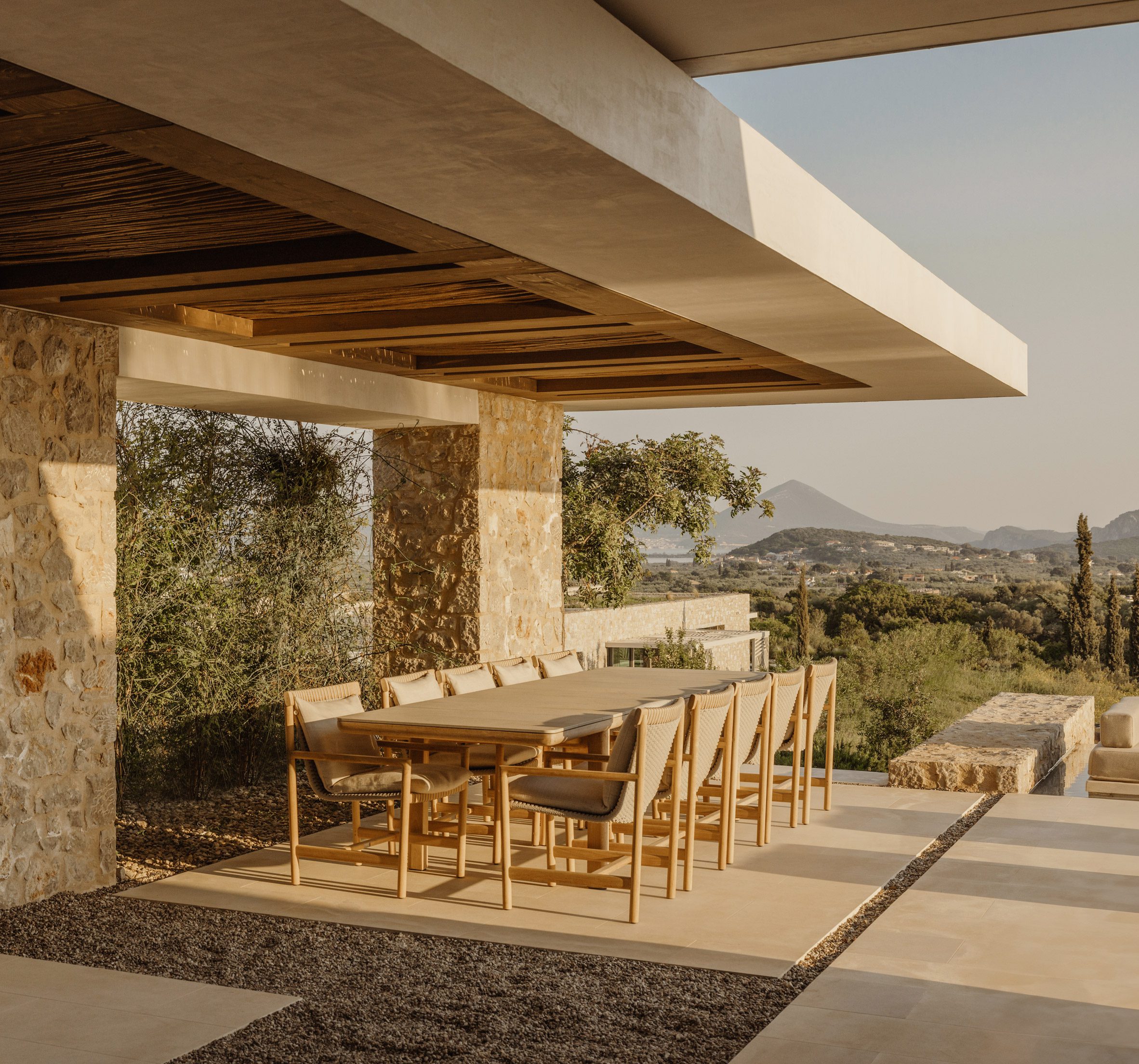 Dining terrace at Southwand House by K-Studio