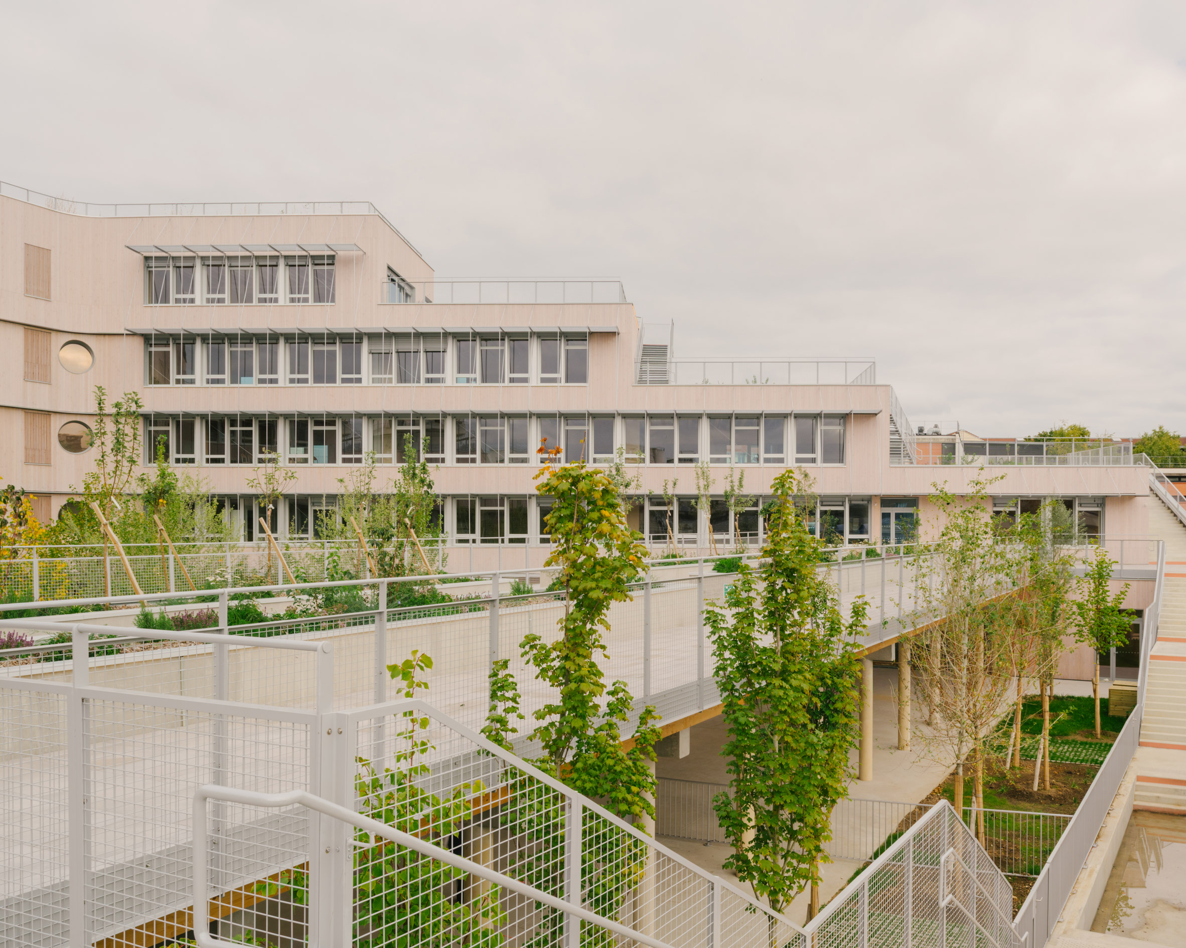 Dominique Frelaut School by Tectoniques