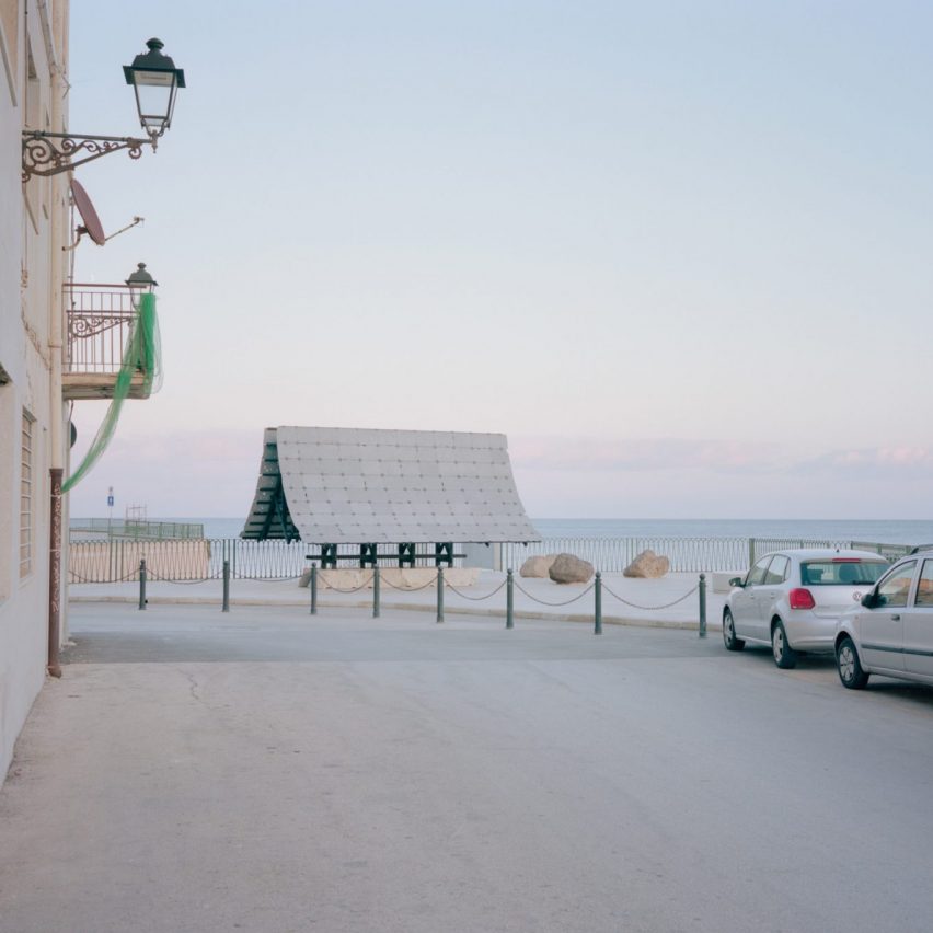 Dezeen Debate features “alluring” pavilion by Leopold Banchini Architects