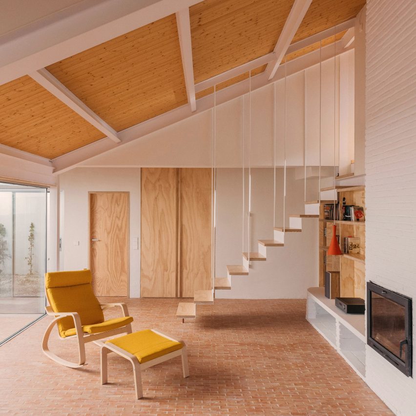 Delavegacanolasso finishes home in Madrid with tactile material palette