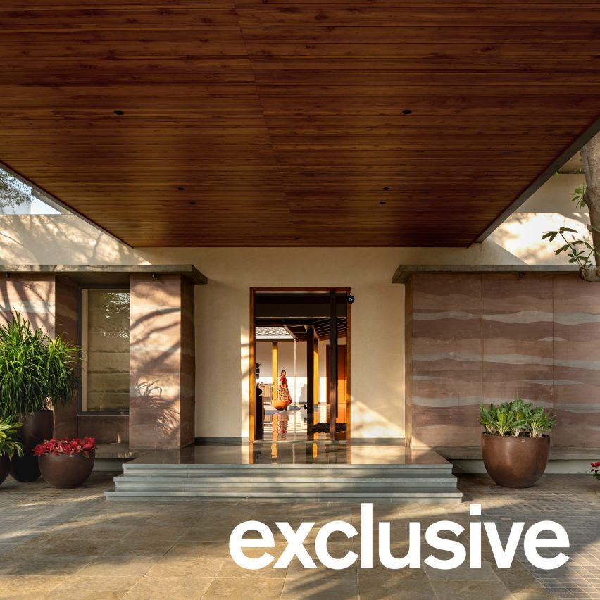 Rammed-earth walls enclose A House Born of Four Soils in India
