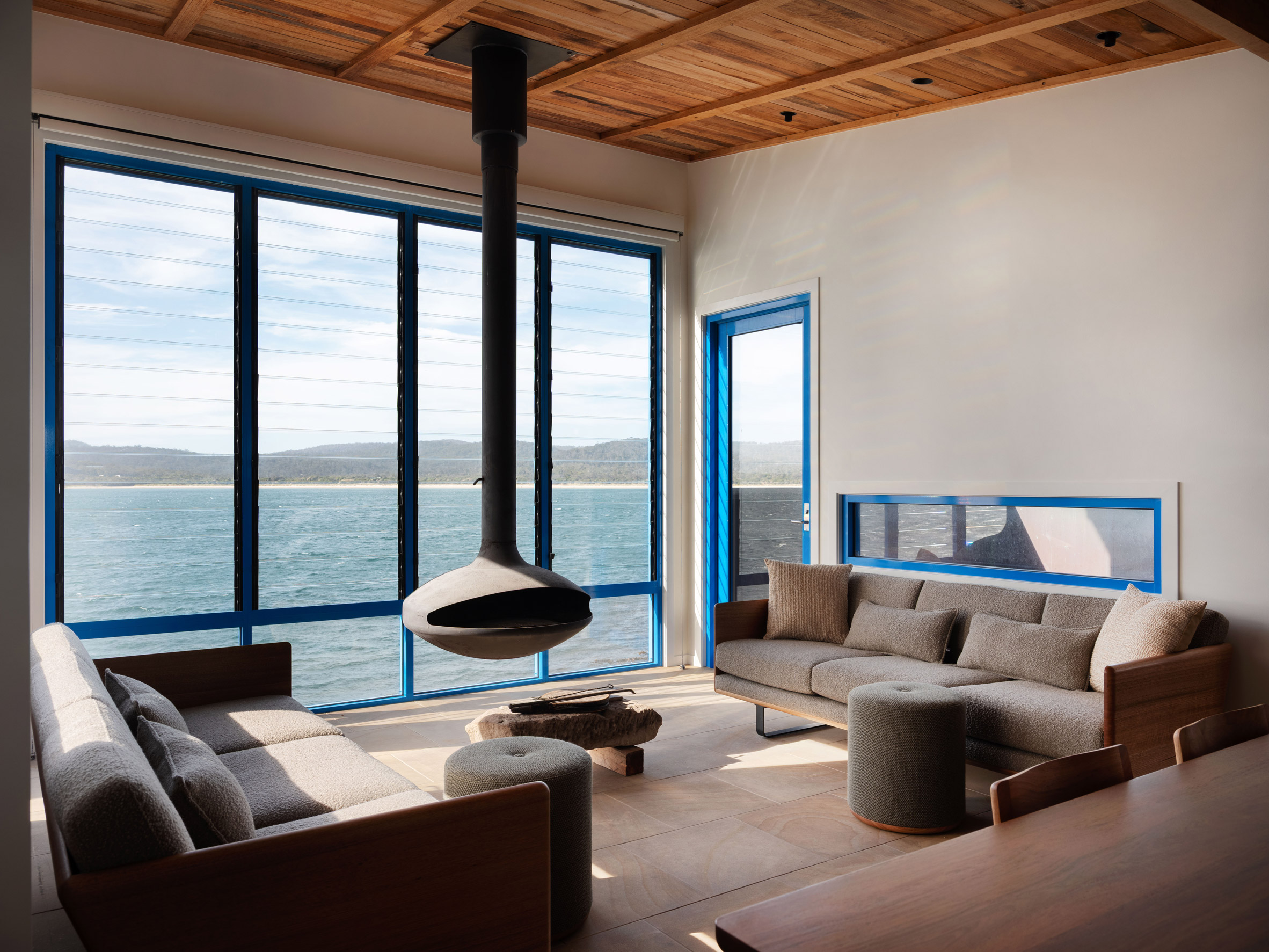 Interior view of cabin by Align Architecture & Interiors