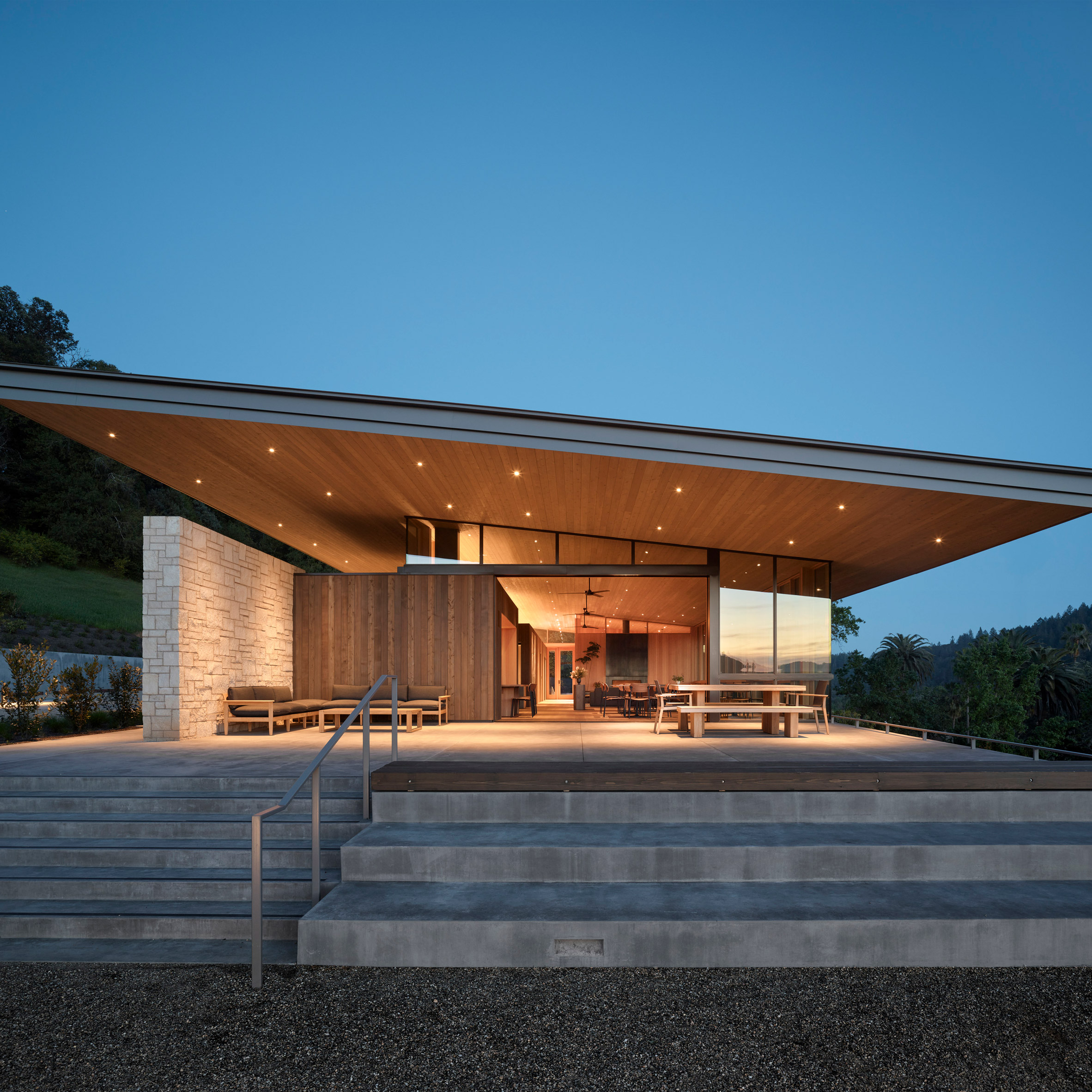 Bohlin Cywinski Jackson creates relaxed tasting room in California’s wine country