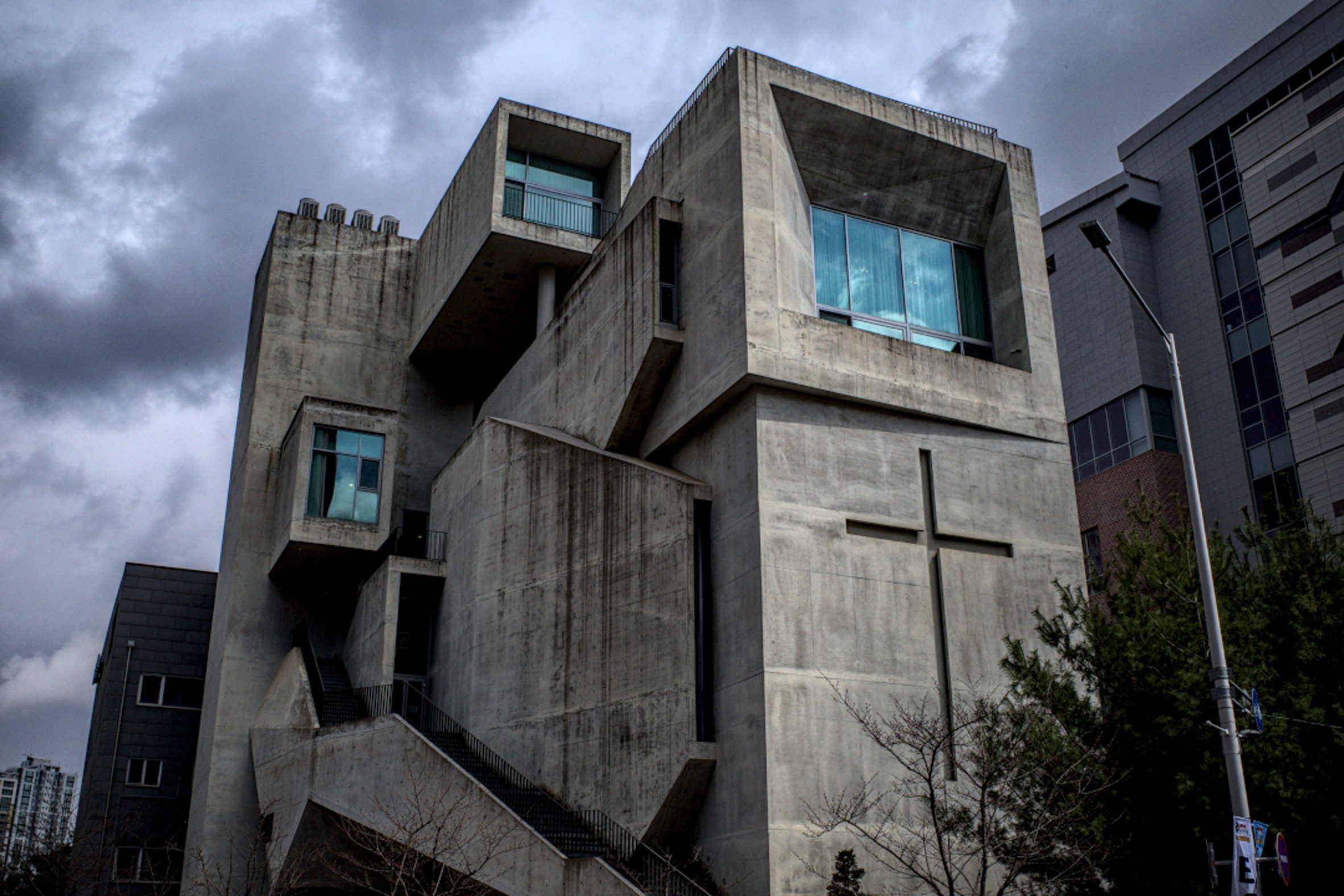 The Closest Church, Seoul, by Kwak Hee-soo 