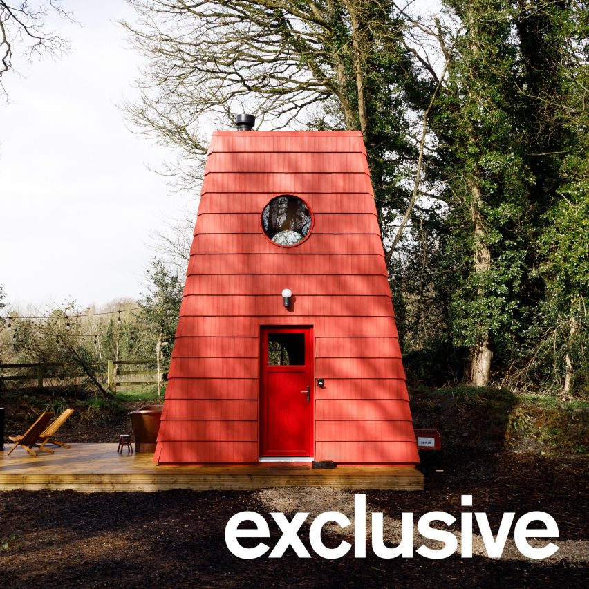 Reds shingles create “sense of personality and wonder” at Cucu cabin by Studio Bucky