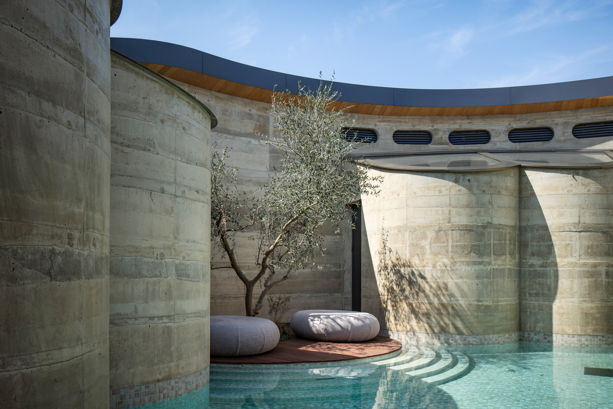 Rammed-earth walls