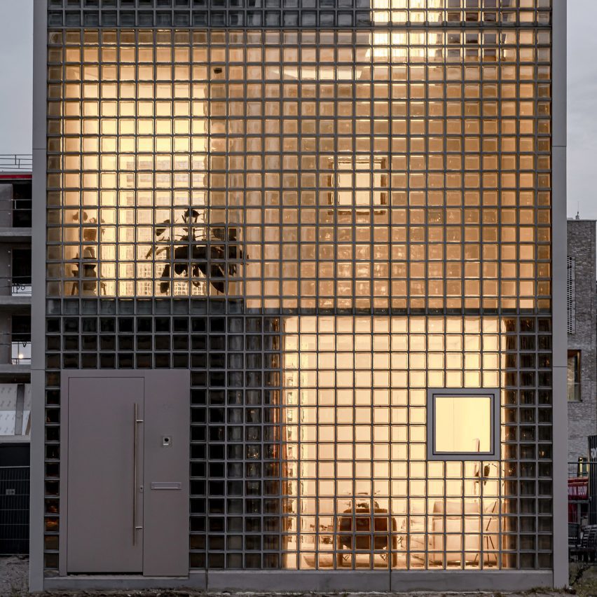 Studioninedots fronts skinny Amsterdam home with glass blocks
