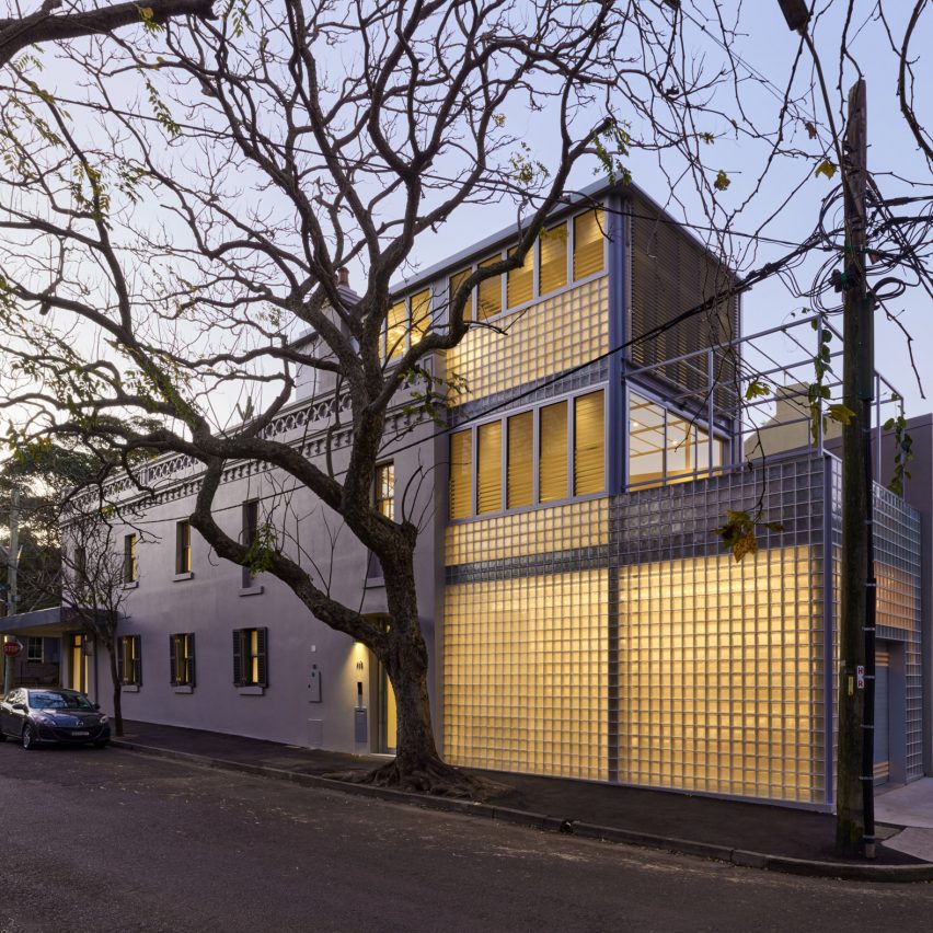 Ian Moore Architects transforms Sydney pub into house with “wall of light”