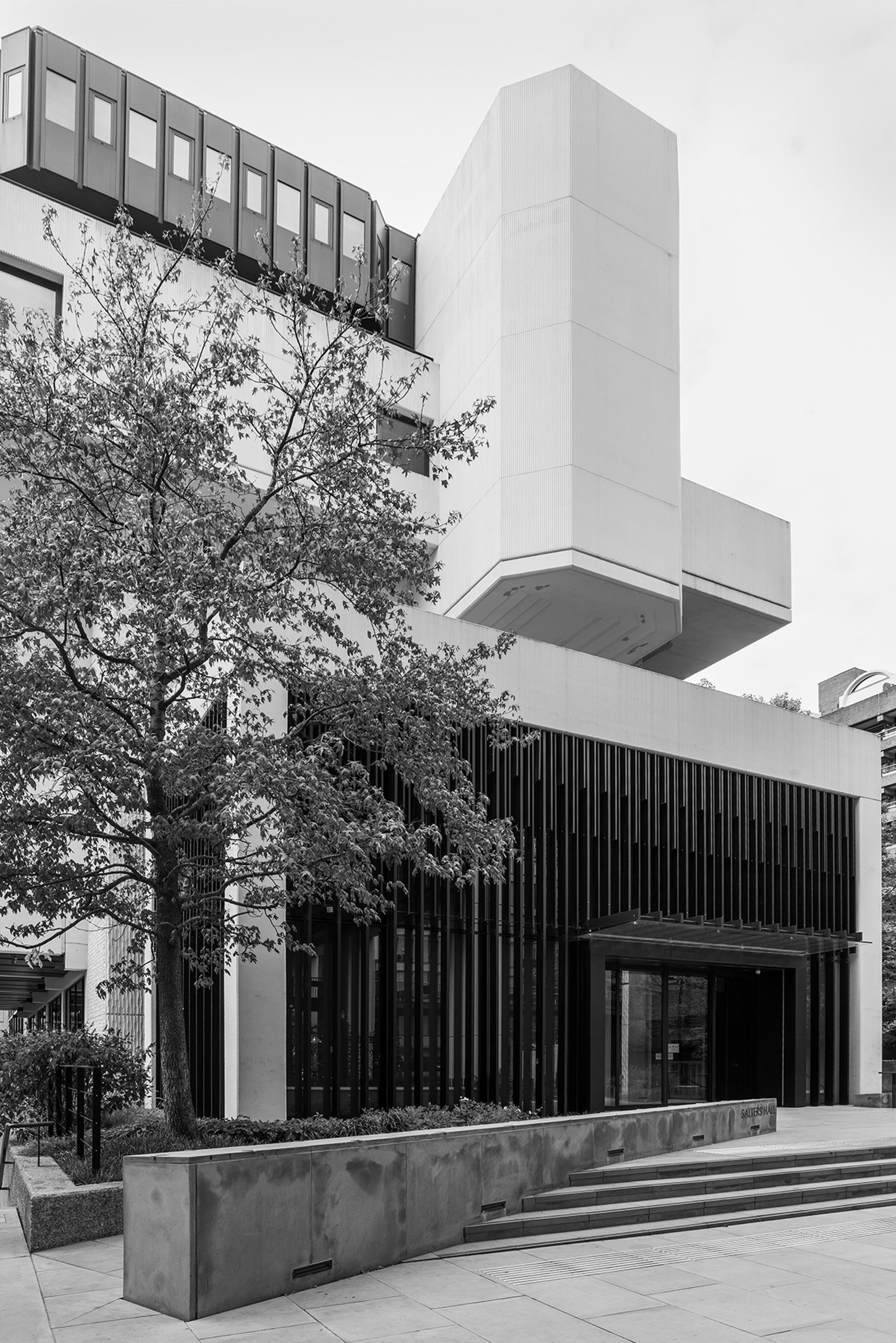 Salters' Hall by Basil Spence, Bonnington and Collins, and John S Bonnington Partnership