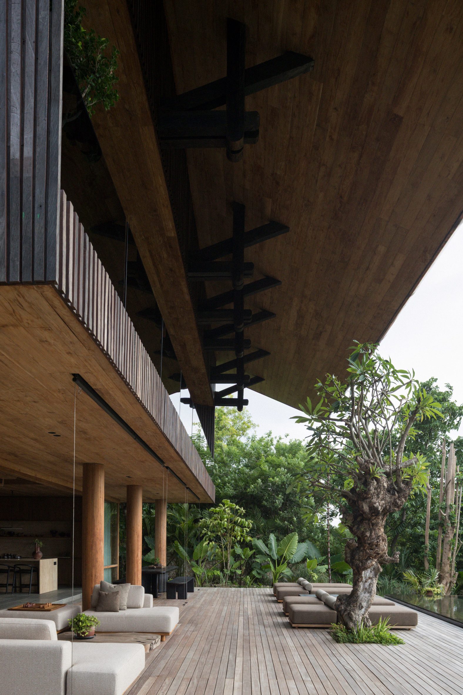 Residence in Bali with overhanging roof