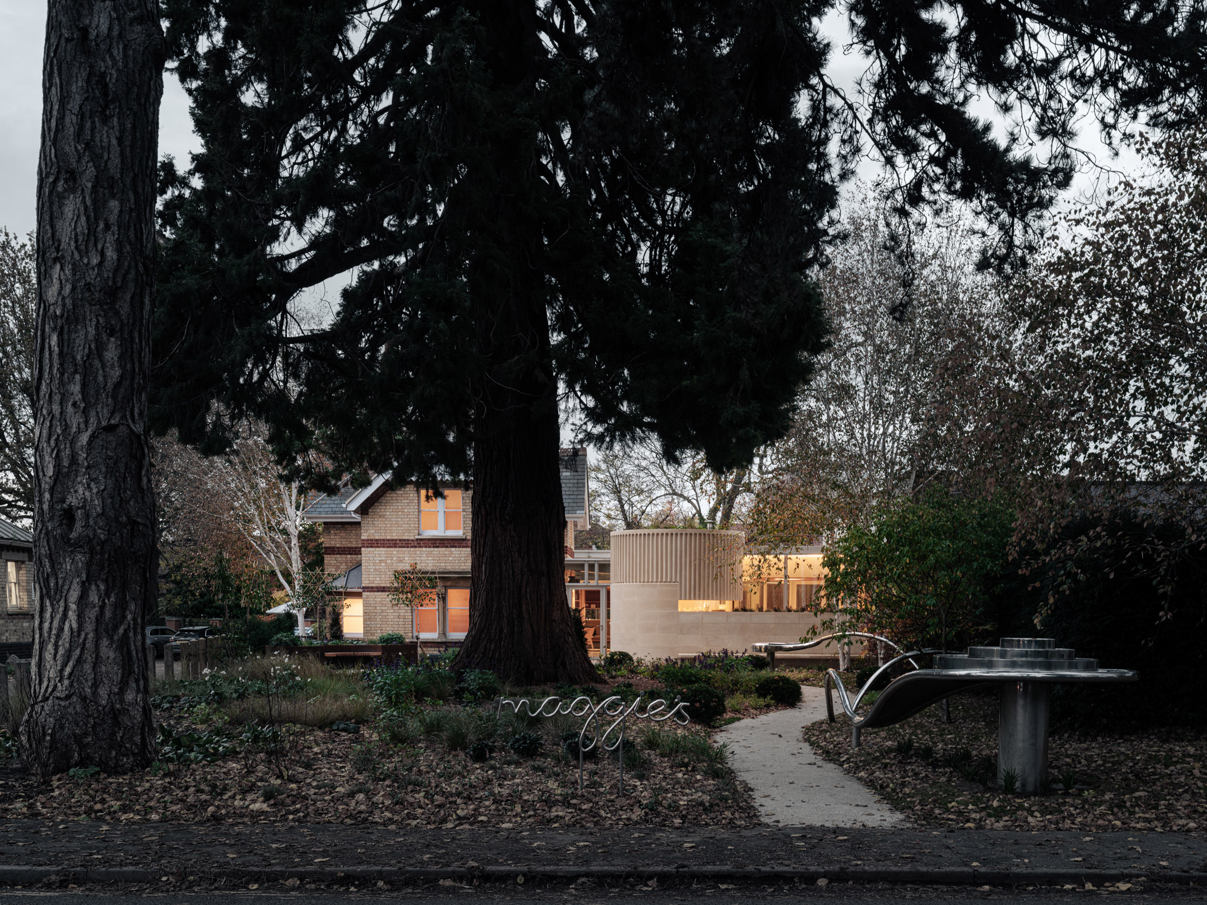 Maggie's Cheltenham by Metropolitan Workshop