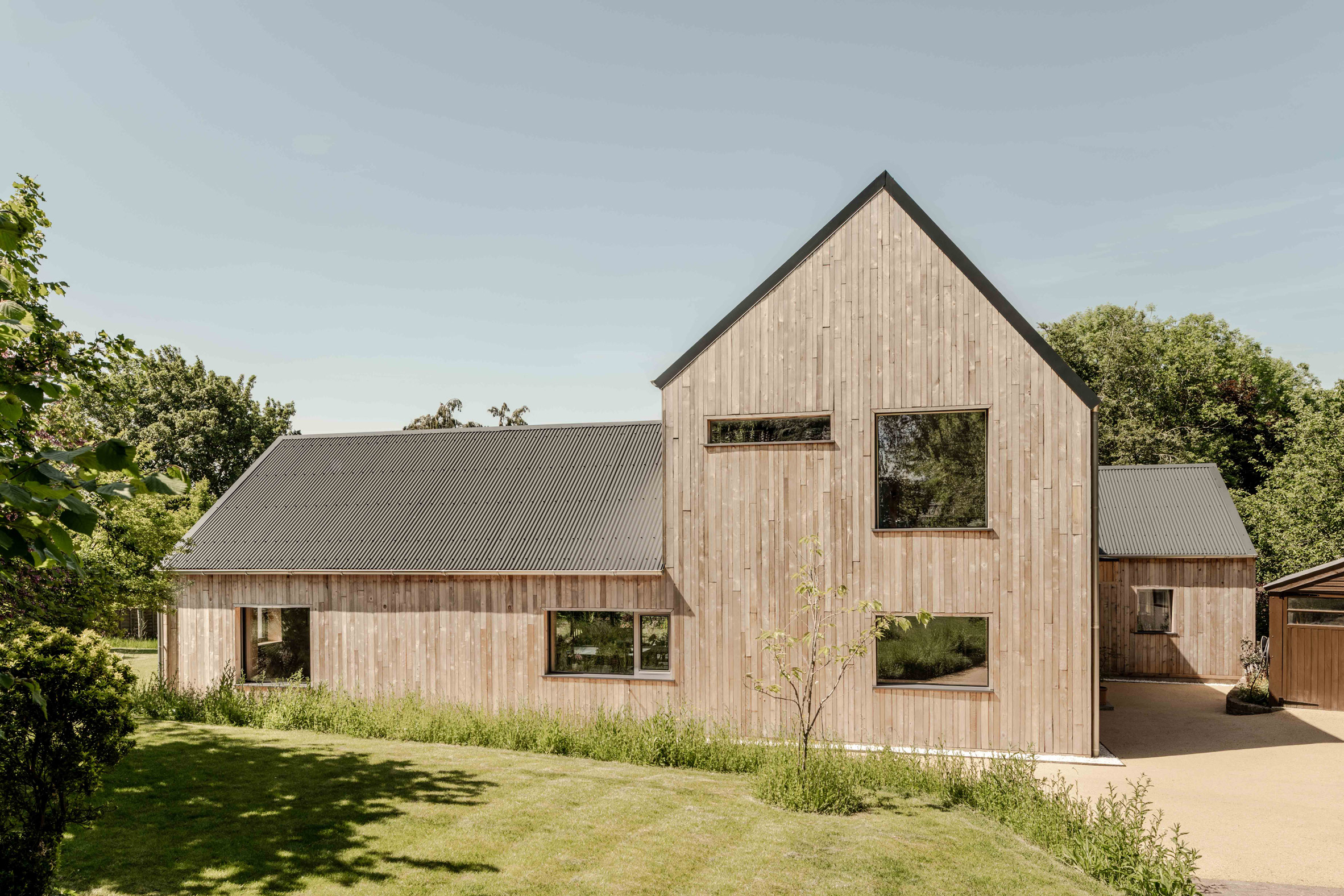 Oxfordshire bungalow extension by Gresford Architects