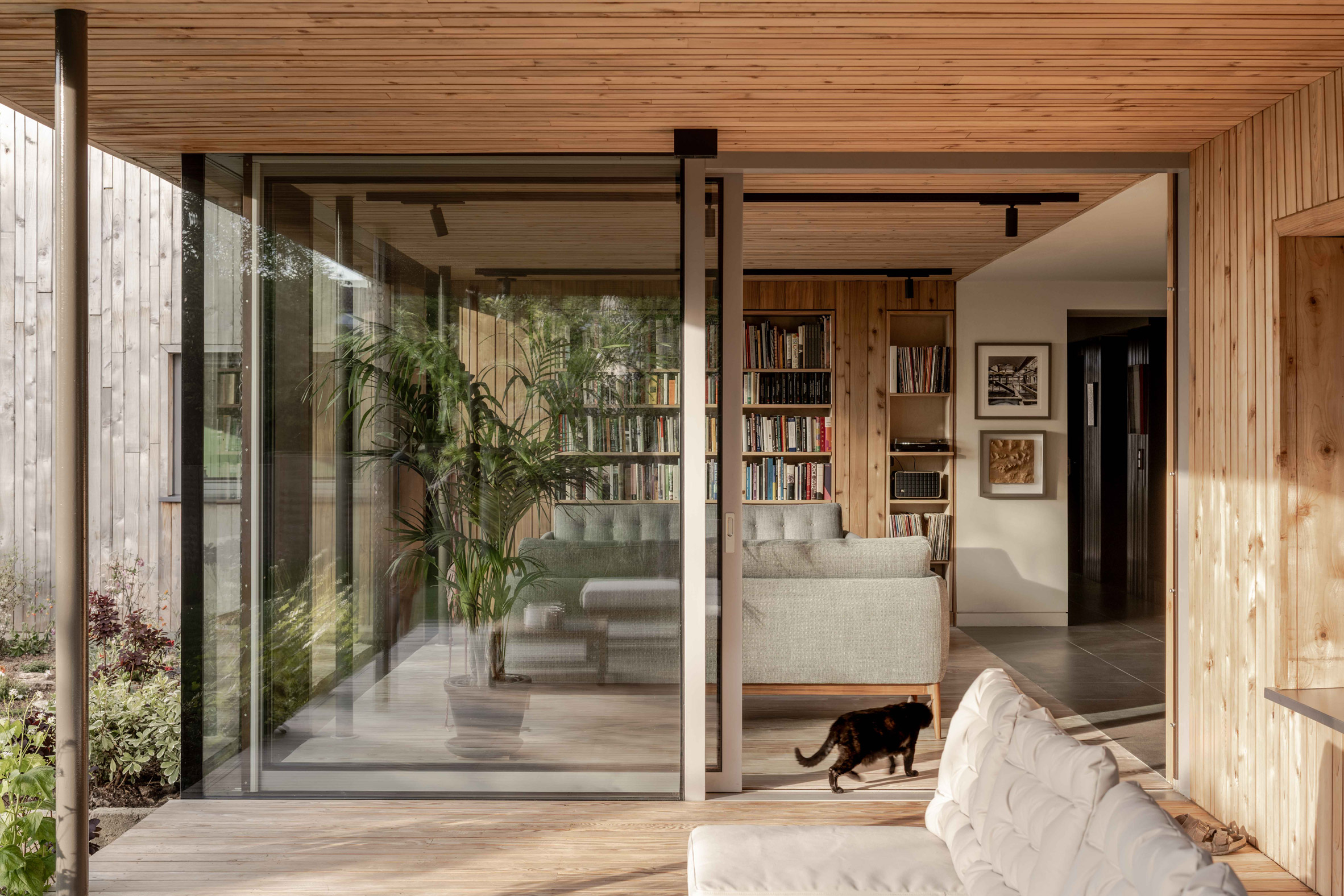 Timber-clad extension for bungalow in Thames Valley