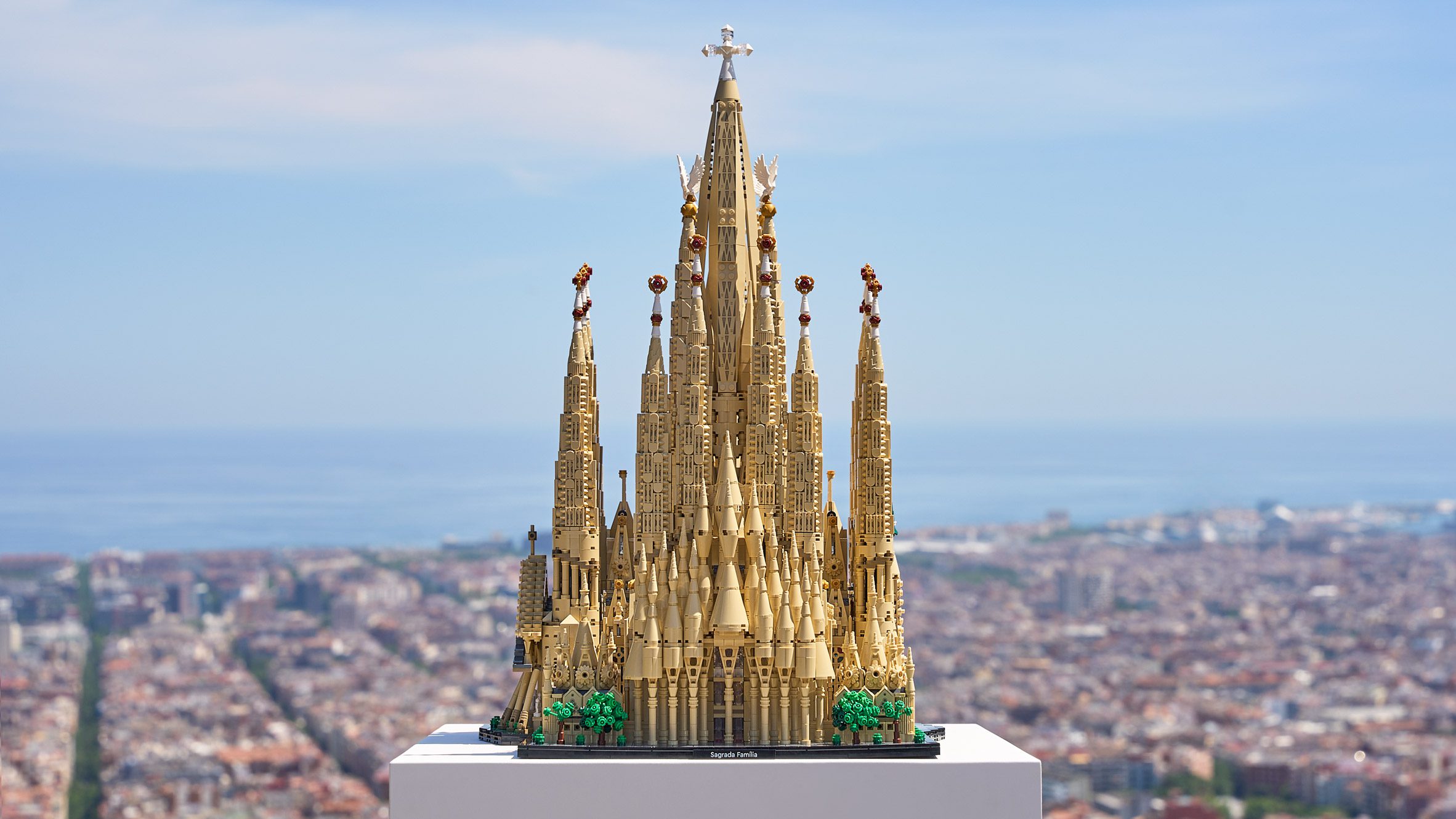 Sagrada Familia Lego set